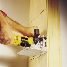 Fraiseuse à lamelles 600W DEWALT DW682K | e-bricolage